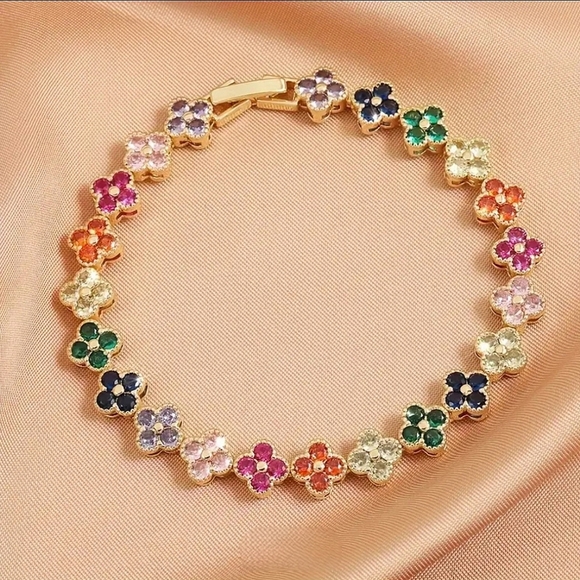 14k Gold Clover Motif Tennis Bracelet - Picture 10 of 10